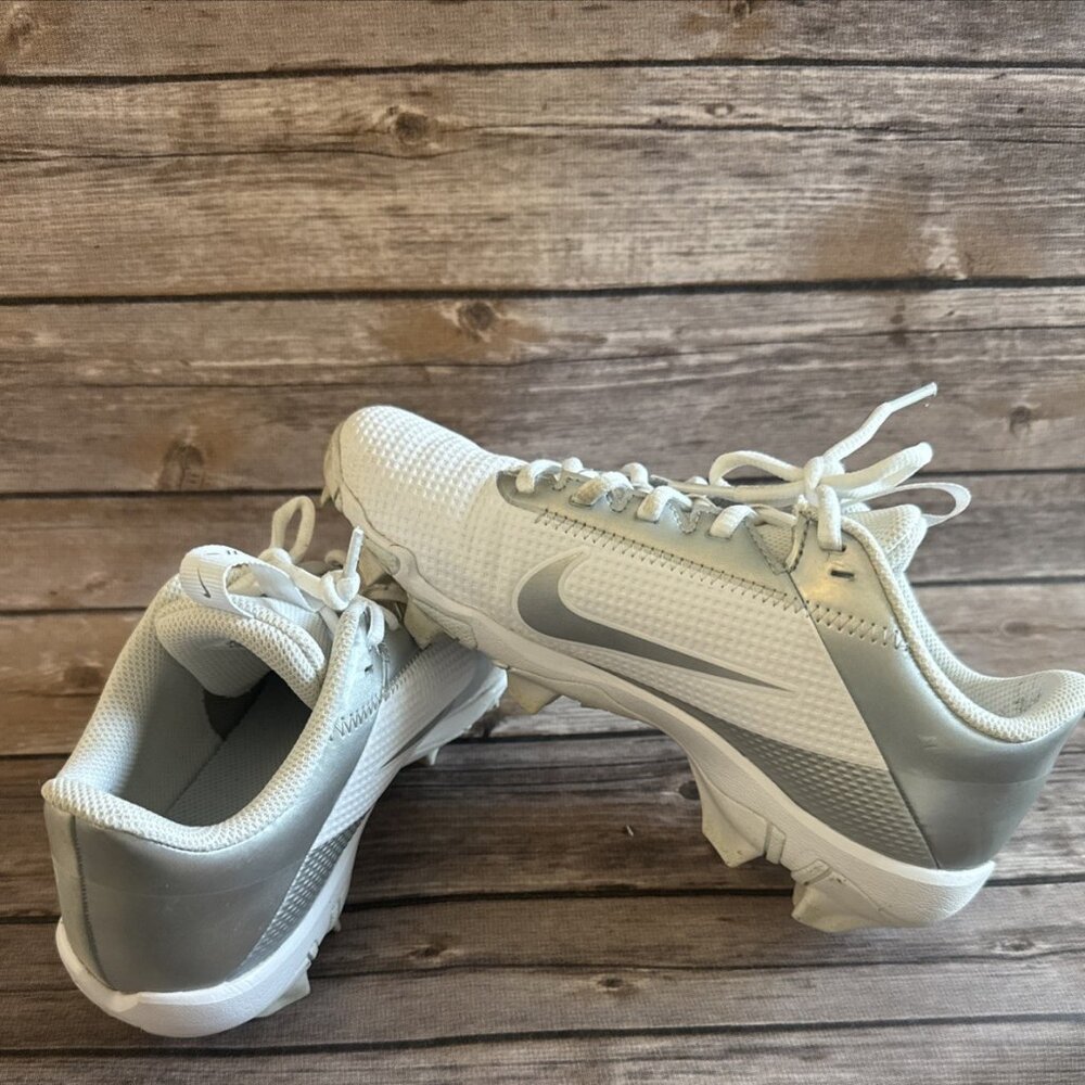 Nike vapor edge shark 2 football cleats Youth Size 4.5